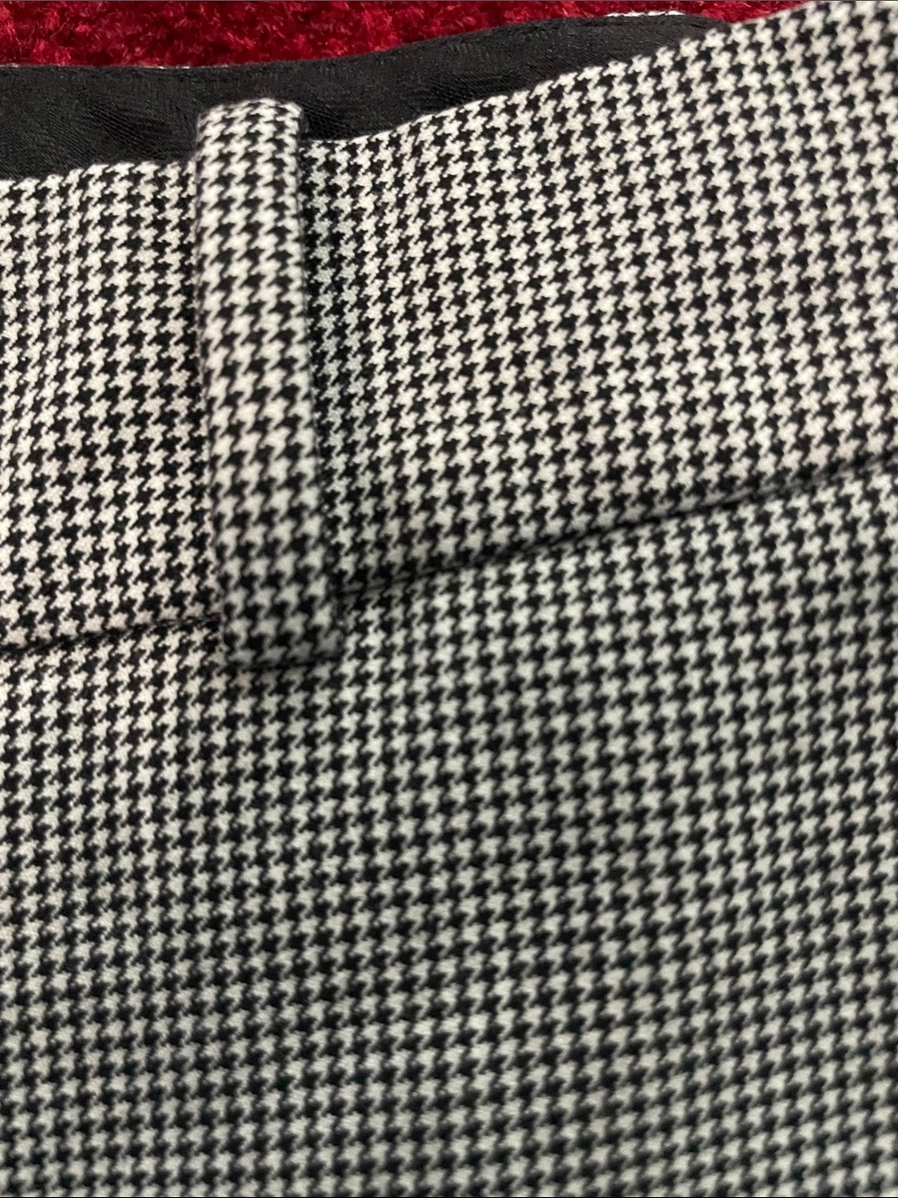 Ann Taylor Classic Straight Leg Dress Pants in Houndstooth (light gray look) - Picture 4 of 4